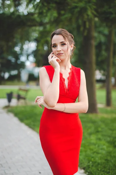 Sexy Young Caucasian Female Red Dress Posing Park — Stock Photo, Image