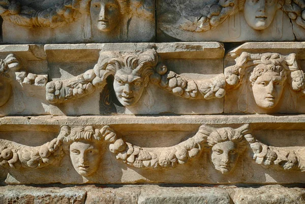 Detailní Záběr Sochařských Masek Divadla Afrodisias Turecko — Stock fotografie