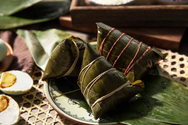 Detailní Záběr Zongzi Tradiční Svačinka Pro Festival Dračích Lodí Talíři — Stock fotografie