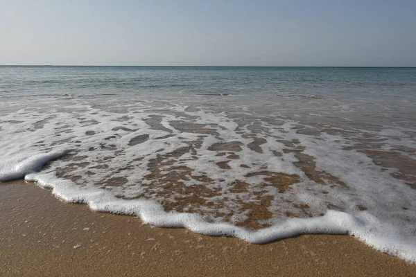 Una Tranquila Playa Arena Blanca Vacía Una Ciudad Turística Costera — Foto de Stock