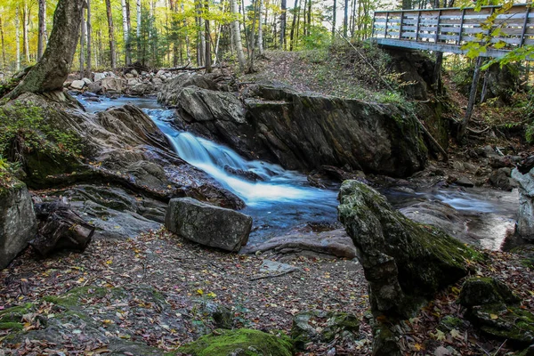 Водопад Осеннего Цвета Размытая Вода — стоковое фото