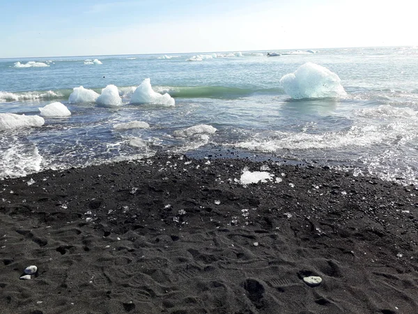 Una Hermosa Toma Del Gran Lago Glacial Jokulsarlon Contra Cielo —  Fotos de Stock