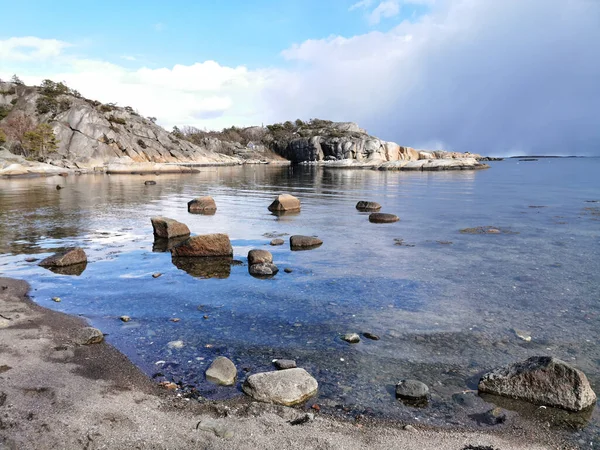 Sebuah Pemandangan Indah Ranvika Norwegia Dengan Tebing Berbatu Dan Pantai — Stok Foto