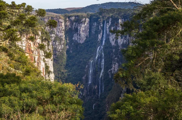 Itaimbezinho Kanyon Andorinhas Vízesés Aparados Serra Nemzeti Parkban — Stock Fotó