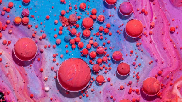 Een Abstracte Achtergrond Van Blauwe Roze Acrylverf Wervelt Borrelt Een — Stockfoto
