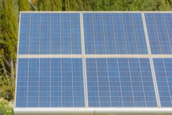 Detailní Záběr Solárního Fotovoltaického Systému Venku Slunečného Dne — Stock fotografie