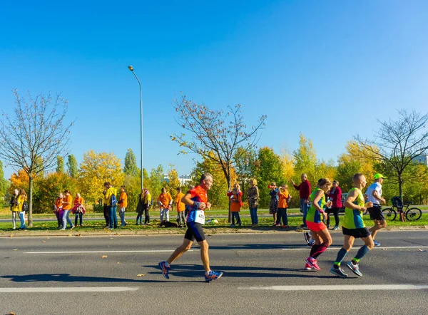 Poznan Polsko Října 2018 Mnoho Lidí Běhá Ulici Během Pko — Stock fotografie