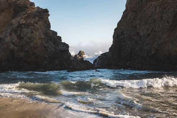캘리포니아주 빅서에 파이퍼 해변의 매혹적 — 스톡 사진
