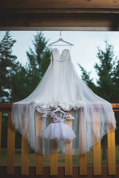 Vestido Novia Colgado — Foto de Stock