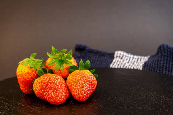 Closeup Ripe Strawberries Wooden Table Blurry Background — Stock Photo, Image