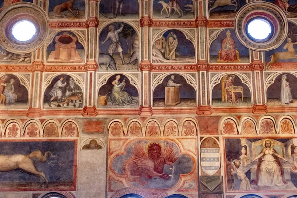 Primo Piano Delle Arti Murarie Del Palazzo Della Ragione Sotto — Foto Stock