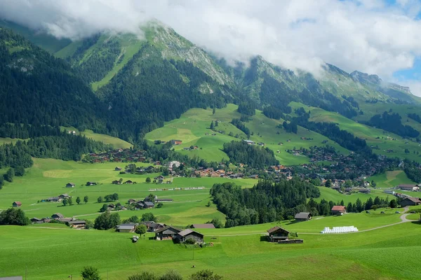 Slavné Venkovské Švýcarsko Vysokými Štíty Krásnými Mraky — Stock fotografie