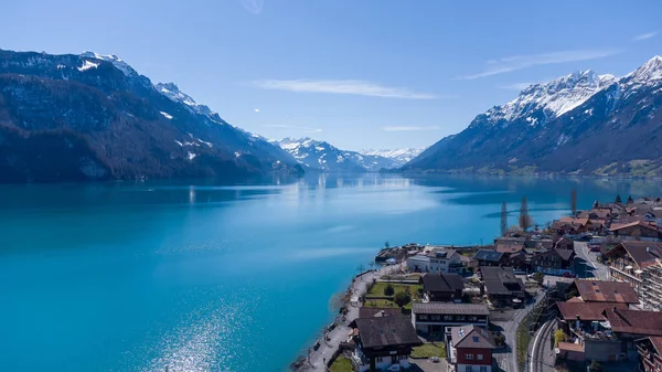 Paisaje Lago Rodeado Colinas Rocosas Edificios Brienz Suiza — Foto de Stock