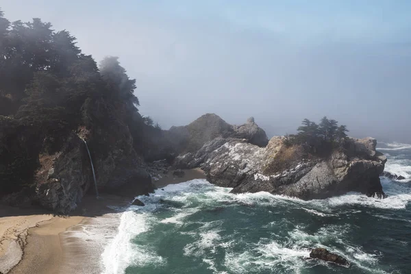 Ein Atemberaubender Blick Auf Einen Schönen Strand Big Sur Kalifornien — Stockfoto