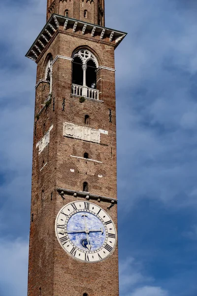 Fotografie Verticală Turnului Ceas Din Bazilica Palladiană Într Fundal Cer — Fotografie, imagine de stoc