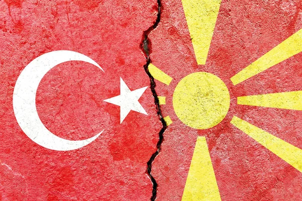 Banderas Nacionales Turquía Macedonia Muro Hormigón Agrietado — Foto de Stock