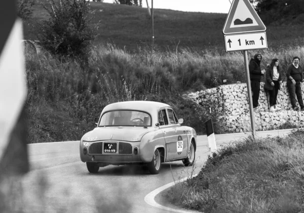 Cagli Itália Mar 2021 Cagli Itália Ott 2020 Renault Dauphine — Fotografia de Stock