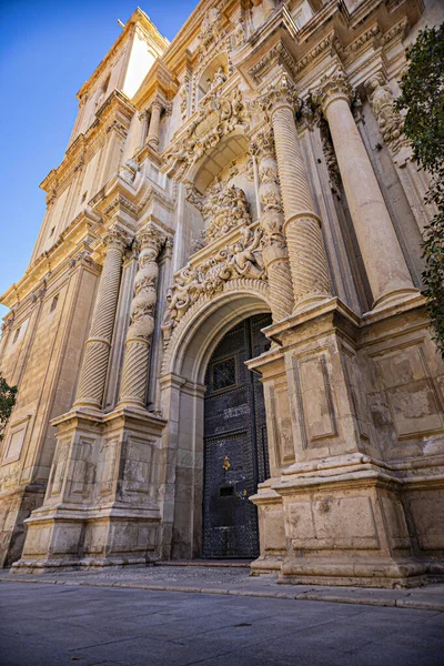 Vertical Shot Basilica Saint Mary Sunlight Blue Sky Elche Spain — Stock Photo, Image