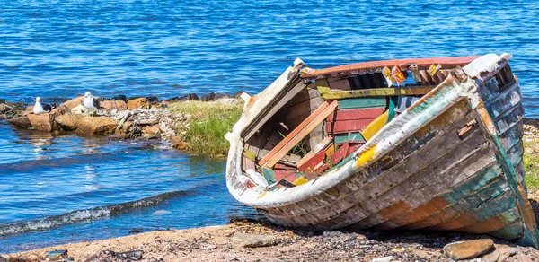 Ein Altes Boot Seeufer — Stockfoto