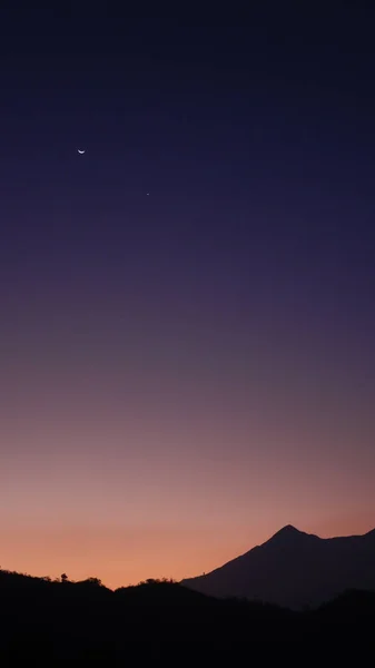 Una Toma Vertical Del Atardecer Escénico Pico Este Caracas Venezuela —  Fotos de Stock