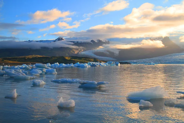 冰岛的Jokulsarlon冰川泻湖 — 图库照片