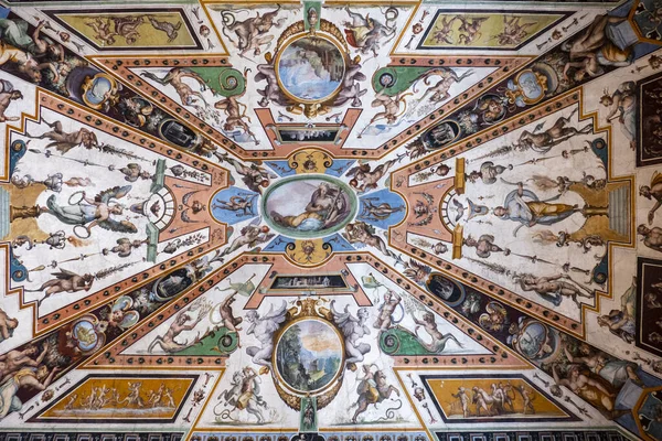 Primer Plano Las Pinturas Antiguas Galería Los Uffizi Situada Florencia —  Fotos de Stock