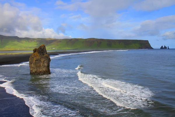 Strand Van Reynisfjara Bij Vik Ijsland — Stockfoto