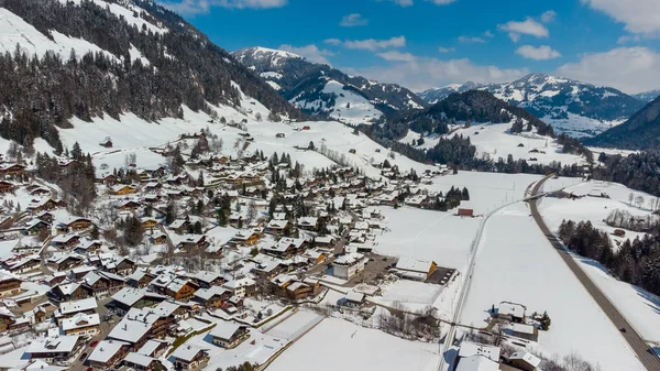 Bellissimo Paesaggio Aereo Invernale Del Villaggio Innevato Rougemont Svizzera — Foto Stock