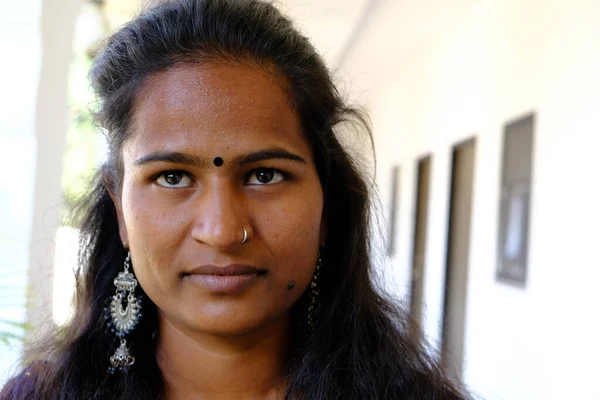Portrait Gros Plan Une Jeune Indienne Avec Bindi Sur Front — Photo