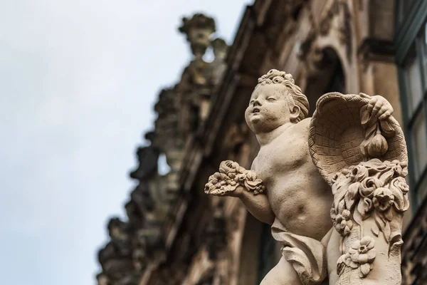 Een Close Shot Van Een Engel Baby Standbeeld Dresdner Zwinger — Stockfoto