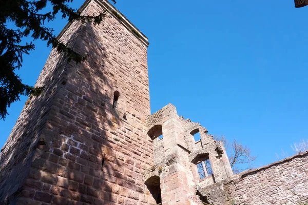 Låg Vinkel Skott Sten Byggnad Den Blå Himlen Bakgrund — Stockfoto