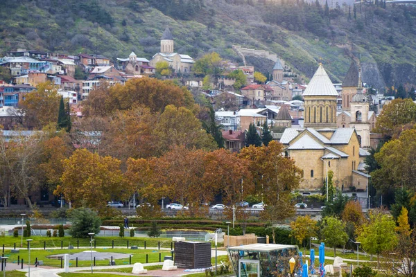 Uma Bela Vista Parque Rikhe Dia Sombrio Tbilisi Geórgia — Fotografia de Stock