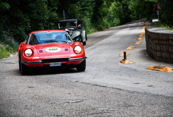 イタリア ゴラデルフロ2017年5月19日 ゴラデルフロ イタリア 5月19日 Ferrari 246 Dino Gts 1973 — ストック写真