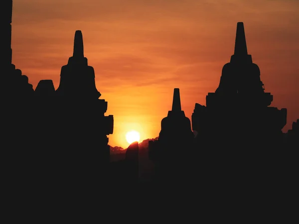 Uma Silhueta Maravilhosa Templo Borobudur Pôr Sol Fogo Magnífico Java — Fotografia de Stock
