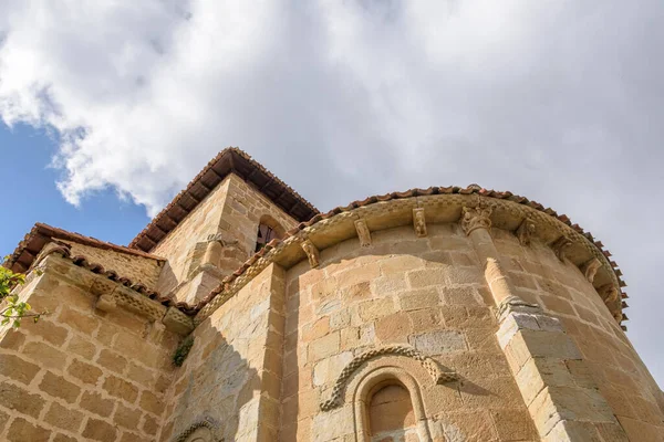 Ein Niedriger Winkel Der Mauern Von San Andres Tabliega Burgos — Stockfoto