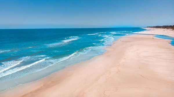 Une Belle Vue Sur Ciel Bleu Clair Sur Océan Sable — Photo