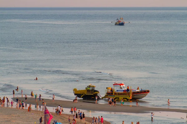 Egmond Aan Zee Países Bajos Julio 2016 Miembros Guardia Costera —  Fotos de Stock