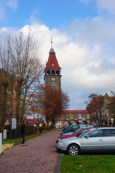 Wladyslawowo Polonia Gennaio 2016 Auto Parcheggiate Sulla Strada Principale Che — Foto Stock