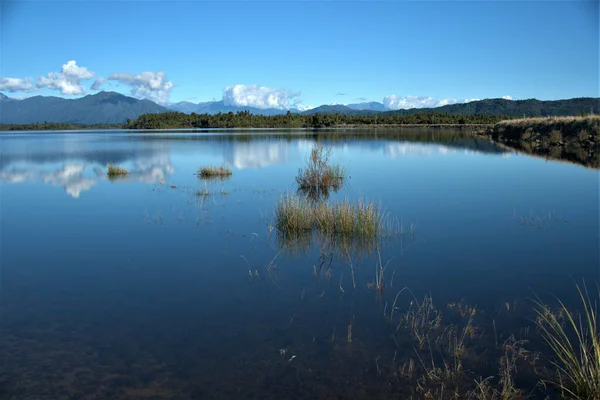 Hokitika水库向南看的景象 — 图库照片