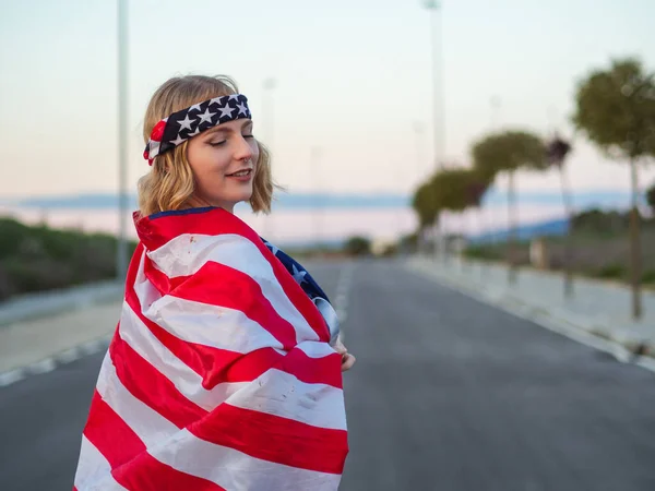 Blonde Caucasian Woman Spain Covered American Flag While Wearing Usa — Stock Photo, Image