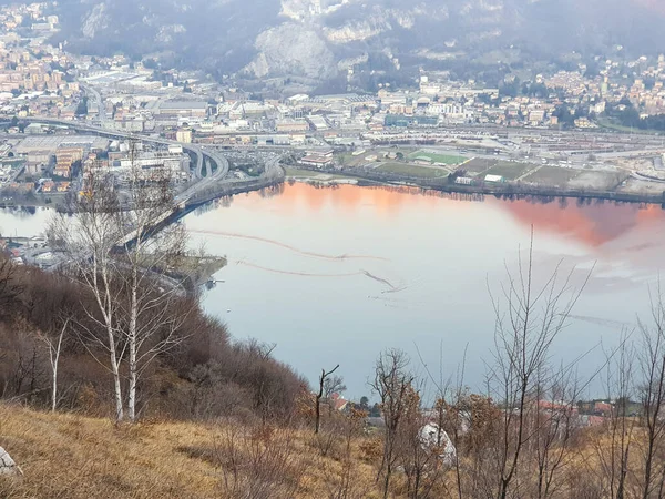 Ein Atemberaubender Blick Auf Den Annone See Und Die Gemeinde — Stockfoto