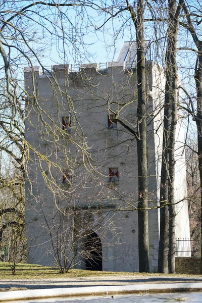 Eine Vertikale Aufnahme Eines Steinernen Burgturms Falkenfels Bayern — Stockfoto