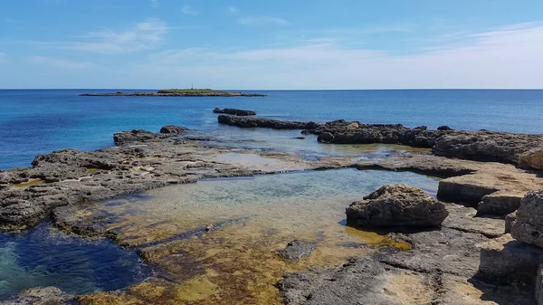 Syracuse Sicilya Yakınlarındaki Küçük Ognina Köyünde Kayalık Bir Sahil — Stok fotoğraf