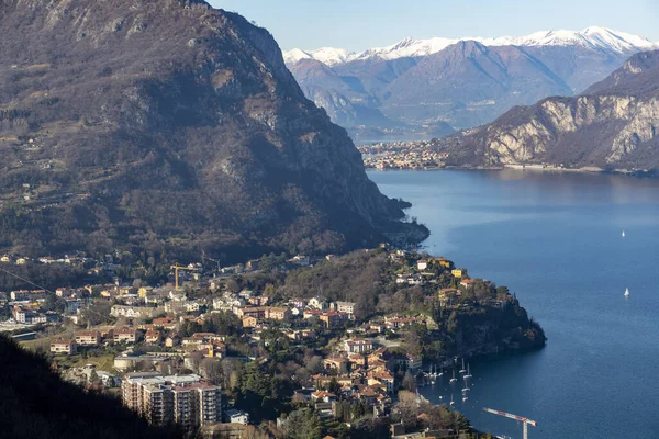 Ohromující Pohled Město Galbiate Jezero Annone Protékající Horami Lombardii Itálie — Stock fotografie