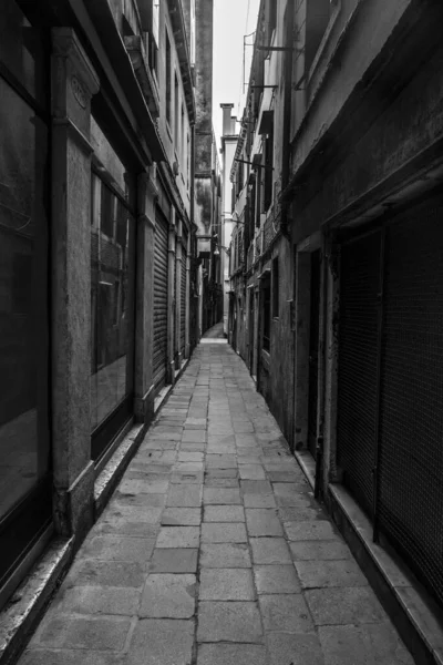 Una Strada Stretta Venezia Italia — Foto Stock