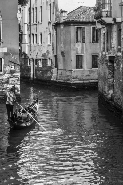 Une Gondole Sur Canal Venise Italie — Photo