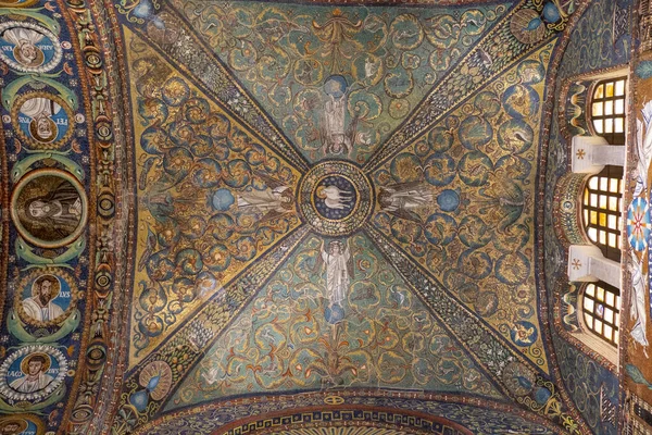 Low Angle Religious Mosaics Ceiling Walls San Vitale Basilica Italy — Stock Photo, Image