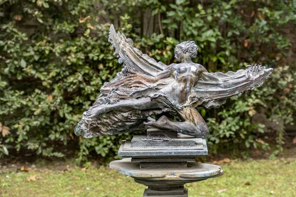 Close Escultura Mulher Nua Jardim Pisa Toscana Itália — Fotografia de Stock