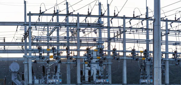 Açık Havada Yüksek Voltajlı Elektrik Santrali — Stok fotoğraf