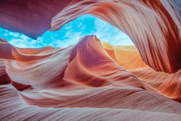 Low Angle Curvy Sandstone Walls Antelope Slot Canyon Arizona Usa — Stock Photo, Image